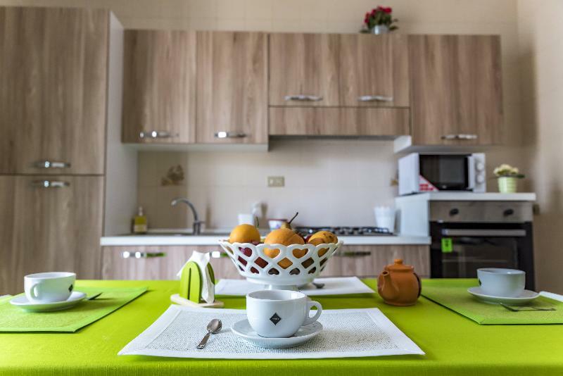 Appartamenti Albero Di Giada 滨海波利尼亚诺 外观 照片