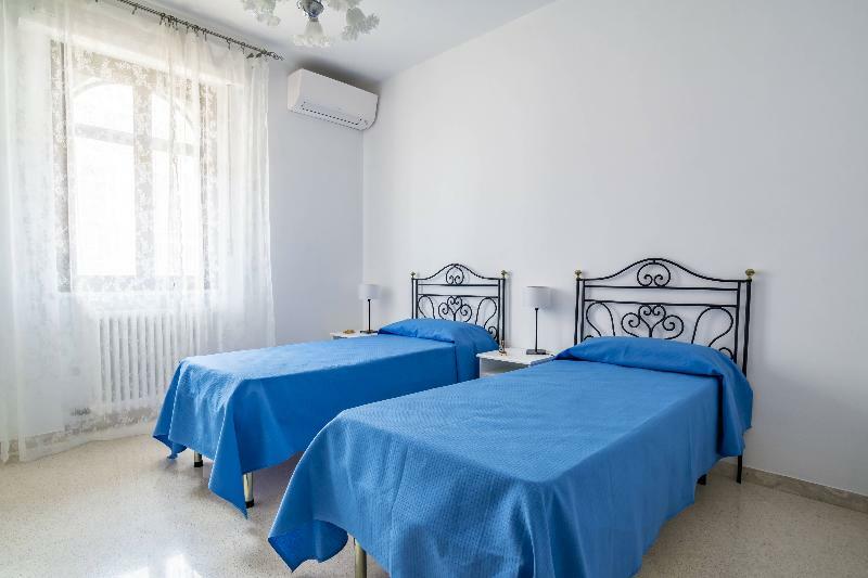 Appartamenti Albero Di Giada 滨海波利尼亚诺 外观 照片