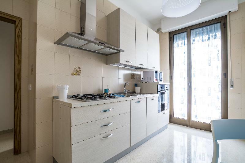 Appartamenti Albero Di Giada 滨海波利尼亚诺 外观 照片